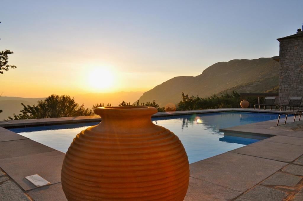 Elafivolia Arachova Suites ภายนอก รูปภาพ