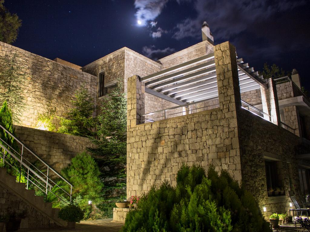 Elafivolia Arachova Suites ภายนอก รูปภาพ