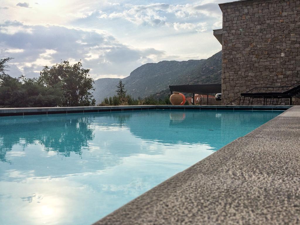 Elafivolia Arachova Suites ภายนอก รูปภาพ